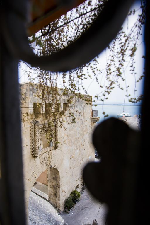 Bed and Breakfast Palazzo Giunta - Porta Marina Ortigia Syrakus Exterior foto