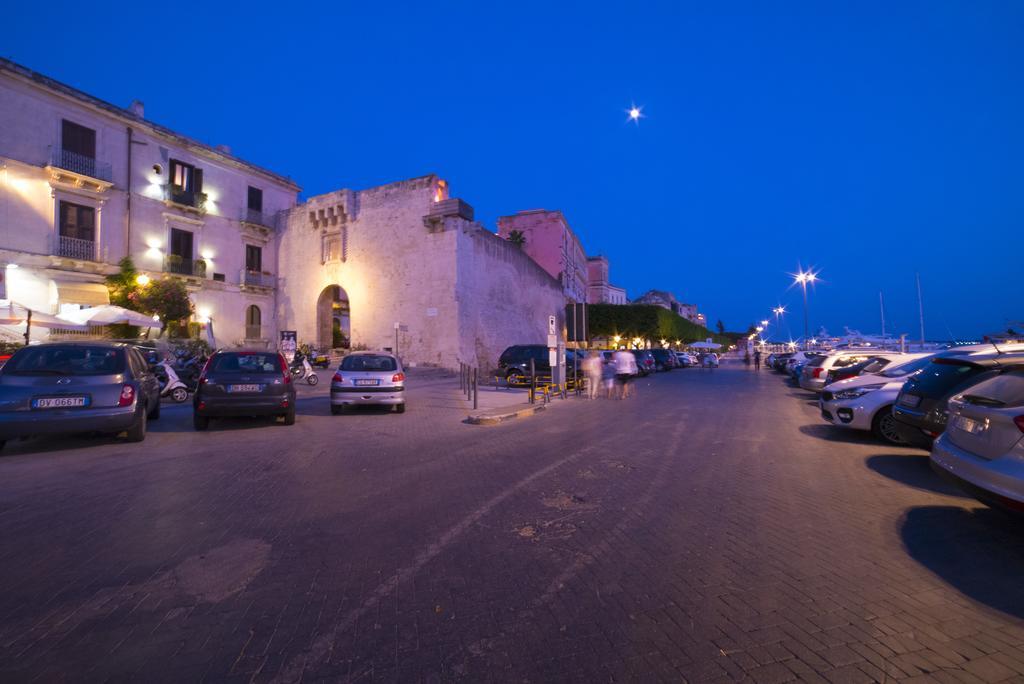 Bed and Breakfast Palazzo Giunta - Porta Marina Ortigia Syrakus Exterior foto